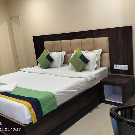 Hotel Paradise Convention Bhubaneswar Esterno foto