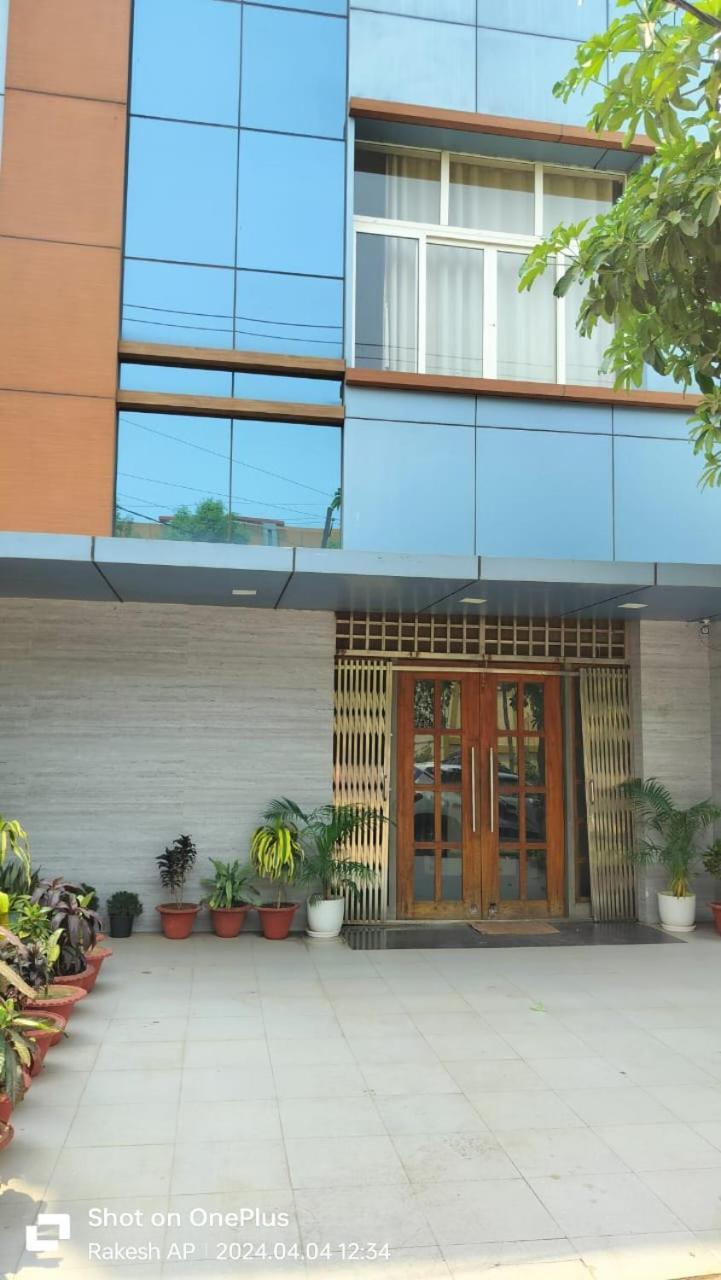Hotel Paradise Convention Bhubaneswar Esterno foto