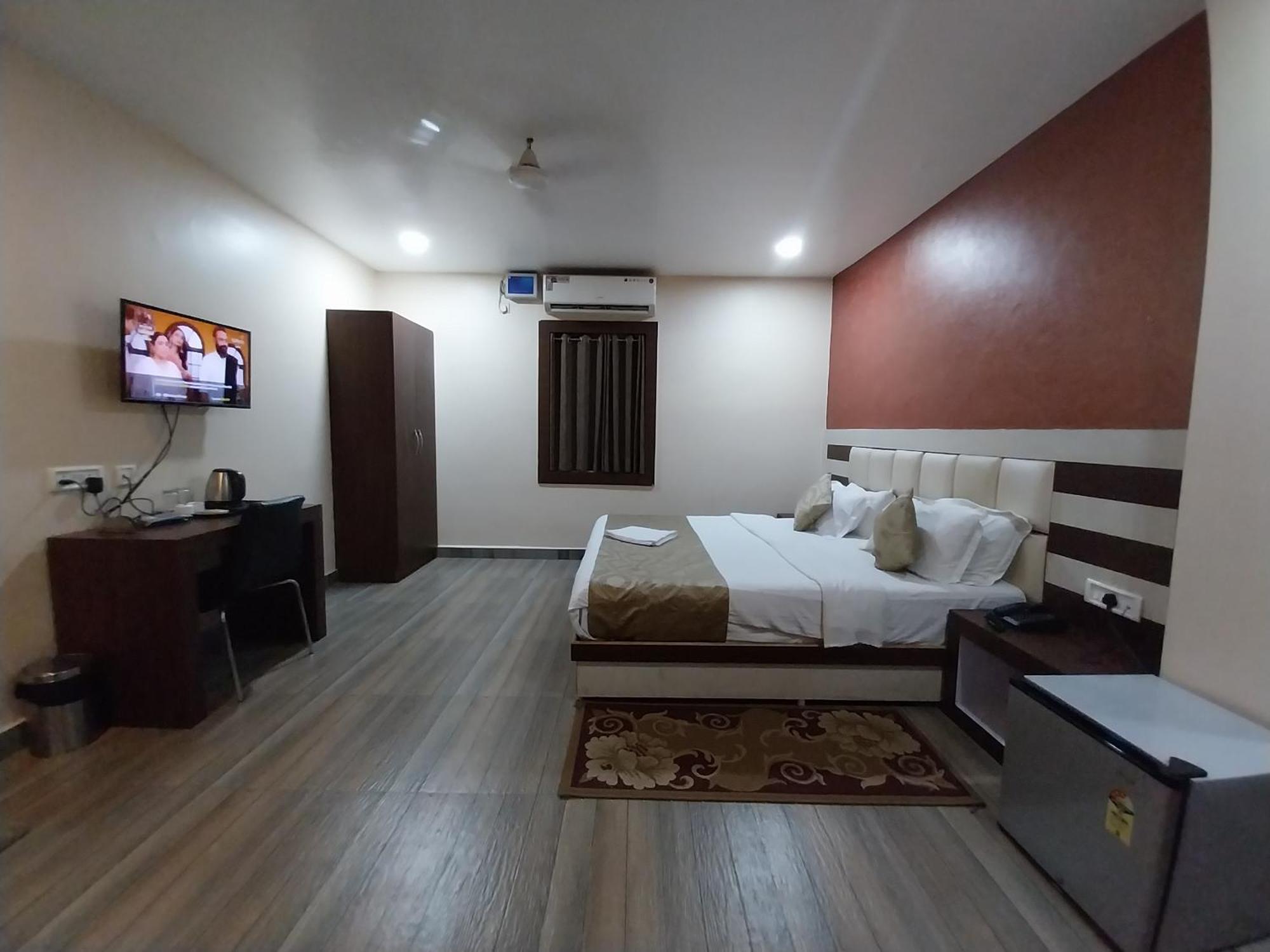 Hotel Paradise Convention Bhubaneswar Esterno foto